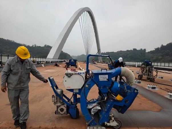 PW1400 带打边抛丸机